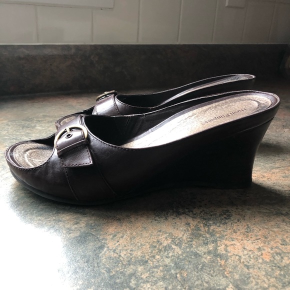 Open Toe Wedges - Picture 4 of 4